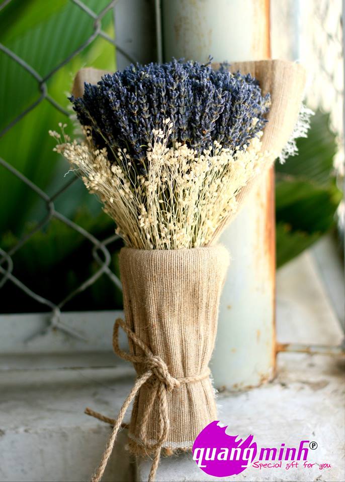 Độc đáo với hoa cưới từ hoa lavender khô