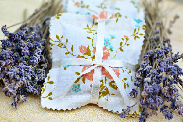 Tại sao bạn nên sở hữu một túi thơm hoa Lavender khô?