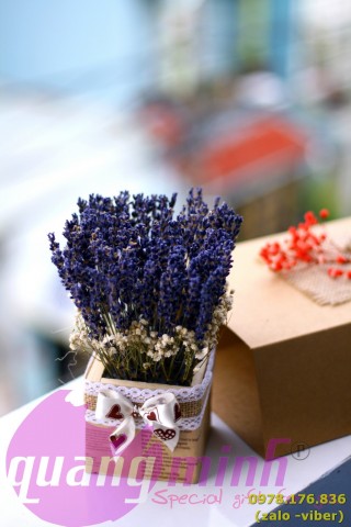 Lọ hoa lavender khô gỗ nhỏ