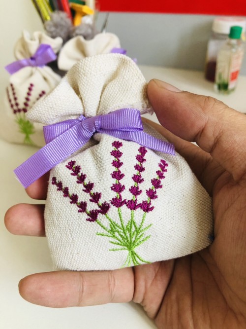 Túi thơm hoa lavender khô (Thêu cành lavender)